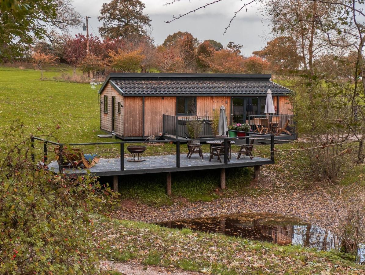 Riverside Cabins Шрусбери Экстерьер фото